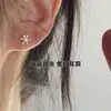 Pinzas Magnéticas para Orejas de Copo de Nieve Pequeño para Otoño e Invierno, Lujo Ligero, Exquisitas, Compactas, Lindas, Estilo Universitario, Pinzas Versátiles para Orejas, Aretes de Botón, Accesorios para Orejas