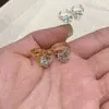 Pendientes de Aro Redondos de Circonita Super Brillantes para Mujer, Pendientes Pequeños de Tachuela Versátiles de Estilo Simple para el Día a Día, Pendientes de Accesorios para Orejas de Lujo Ligero con Sensación de Alta Gama