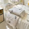 Colcha de verão espessada de látex de seda gelada, saia de cama de quatro peças, lavável à máquina, ar condicionado, conjunto de três peças