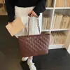 Bolso Tote de Gran Capacidad para Mujer Lingge 2025 Otoño e Invierno Versátil Bolso de Hombro de Gama Alta Bolso de Hombro de Moda