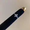 Anel Aberto Minimalista Coração Flor Zircônia, Anel de Dedo Indicador de Nicho Alto Padrão, Anel Versátil de Luxo Leve para Mulheres