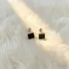 Pendientes de Acero de Titanio con Hebilla de Tornillo Geométricos de Letra Casuales y Compactos Clavos para el Cartílago del Oído Super Conservadores del Color 316L para Dormir Sin Quitarse los Pendientes
