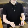 Camisa polo fina masculina de manga curta para o verão 2026 nova camiseta masculina casual bordada com gola e design de manga média