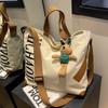 Bolsa de Lona para Mulheres, Grande Capacidade, Novo Modelo 2026, Bolsa de Ombro Transversal Versátil para o Verão, Bolsa de Mão Texturizada, Bolsa Tote para o Dia a Dia
