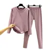 Novo conjunto de roupa íntima térmica feminina para outono e inverno: conjunto de duas peças: camiseta de manga longa com gola redonda e base em formato de arco, e calça longa justa e elástica