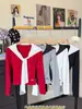 Nueva Camiseta de Manga Larga con Lunares Estilo Coreano Hombro Normal para Mujer Otoño Invierno Adelgazante Favorecedora con Sujetador Incorporado Capa Base de Abrigo