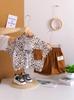 Conjunto Infantil Manga Curta Verão 2025 Novo Camisa Infantil Estampa de Leopardo Shorts Casuais Conjunto de Duas Peças Roupa de Verão da Moda Roupa Infantil
