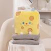 Almohada de Doble Propósito de Galleta de Tostada de Dibujos Animados Manta de Aire Acondicionado Cojín de Sofá Almohada para Siesta de Oficina Almohada Manta