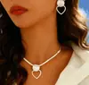 Conjunto de Joyería de Collar con Colgante y Pendientes Geométricos en Forma de Corazón Elegantes Transfronterizos Europeos y Americanos, Conjunto Vintage Francés para Mujer
