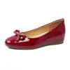En Stock Zapatos de Salón Planos de Punta Redonda para Mujer, 5 cm de Altura, con Lazo de Perlas, Estilo Hada 2026, Zapatos de Ballet de Charol