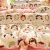 Colección nueva 2026: Juego de ropa de cama de cuatro piezas de terciopelo de leche, grueso y forrado de felpa, con estampado fresco y delicado, amigable con la piel y suave, adecuado para habitaciones de dormitorios