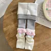 Pantalones largos de algodón para niña con diseño de nube de dibujos animados, gruesos y elegantes 2026, para bebé niña, color liso, calentadores de piernas, leggings de retazos, forrados de polar, para usar al aire libre
