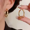 Aretes grandes circulares de zircón tipo panal, diseño de nicho, aretes deslumbrantes de alta gama, únicos y elegantes, aretes de moda de lujo ligero