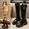 Novas botas de cano alto super estilosas para primavera e outono, botas de corte justo, botas de equitação de cano alto super populares para pessoas baixinhas