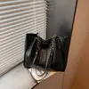 Estilo Coreano Retro Casual Bolsa Grande Capacidade para Trabalho e Trajeto Bolsa Tote Tecida Nova 2025 Bolsa de Ombro Versátil para Mulheres
