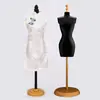 Seda Antigua China Altura 30cm Vestido Juguete Muñeca Boutique ajustado Blanco Cheongsam Moda Buena Calidad