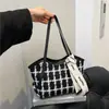 Bolso Tote de Bufanda de Seda a Cuadros para Mujer Primavera y Verano 2025 Nuevo Estilo Hermoso Elegante Moda Estilo Commuter Bolso de Hombro para Mujer