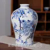 Jarrón de Cerámica Azul y Blanco con Pintura Dorada de Uvas de Jingdezhen, Florero de Cerámica Estilo Chino Nuevo, Decoración para Arreglo Floral de Sala de Estar, Venta al por Mayor