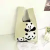 Bolsa de Mano de Celebridad de Internet 2024 Serie Panda Femenina Bolso de Mano a Juego Estudiante Moda Versión Coreana Nueva Bolsa Tejida