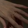Anel Liso com Zircônia Vintage para Mulheres, Luxo Leve, Sensação de Alto Padrão, Anel de Dedo Indicador de Nicho, Acessório de Mão Versátil e Elegante