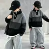 Suéter de Bloques de Color para Niños Niños Invierno 2026 Nueva Llegada Ropa de Punto de Cuello Alto para Niños Ropa de Invierno para Niños de Bebé Tendencia