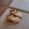 Sapatos Mary Jane Single com Laço e Pérolas para Meninas Outono Novo Estilo Solado Macio Tricô Sapatos de Princesa Couro para Crianças de 3-6 Anos