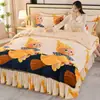 2026 Novo Conjunto de Quatro Peças em Lã de Leite de Peso Elevado Flanela Espessa Fleece Coral Fleece Sable Dourado Estilo Saia de Cama com Estampa Fleece