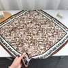 Pañuelo Cuadrado Pequeño de Imitación Seda Lana Algodón Lino, Nuevo Pañuelo de Seda Otoño e Invierno, Versátil para Viajes Diarios, Moda Retro, Chal Elegante de Alta Gama