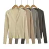Cárdigan de Punto Gris Falso de Dos Piezas para Mujer Otoño 2026 Nuevo Estilo Ropa Exterior Tacto de Alta Gama Manga Larga Capa Base Diseño