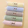 Toalha Pequena de Fleece de Coral Infantil Macia Absorvente Sem Soltar Paninho para Baba Lavar o Rosto Banho