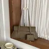 Bolsa tote minimalista transfronteiriça, bolsa baguette de ombro, bolsa feminina, novo design retrô 2026, pasta pai-filho, bolsa de ombro para o dia a dia