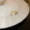 Fresco e radiante! Anel de dedo indicador borboleta oval flor zircônia nicho alta qualidade joia de mão moda luxo leve para mulheres