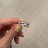 Anillo abierto de circonitas exquisitas con diseño de nicho de estilo coreano, estilo moderno para mujer, personalidad a la moda, combina con todo, de alta gama y de moda.