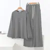 Nova blusa de moda feminina Outono/Inverno 2026, camisa básica listrada de manga longa, conjunto casual versátil que afina