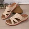 Sandálias Casuais de Verão Femininas Vazadas Moda Europeia e Americana Casual com Solado Grosso Bico Redondo para Uso Externo com Uma Tira 2026