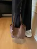 Bolsa tote de camurça de alta qualidade para mulheres, nova bolsa de ombro moderna para o dia a dia 2026, bolsa saco versátil de grande capacidade