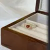 Anillo de Corazón de Granate Borgoña de Alta Imitación con Perla de Imitación Shijia para Mujer Nuevo Joven Lujo Gama Alta Anillo de Cuerda Elástica