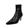 Botas de tornozelo femininas elásticas de pele de carneiro com acabamento texturizado, botas de corte justo, novas botas de salto alto fino bico fino para outono e inverno, botas de tornozelo femininas
