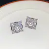 Brincos Quadrados de Zircônia com Pérola Agulha de Prata Transfronteiriços Modernos Exquisitos Versáteis Leve Luxo High-End Nicho para Mulheres