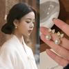 Pendientes Elegantes de Plata S925 con Aguja, Lazo y Perla, Diseño de Nicho con un Toque de Lujo, Pendientes de Lujo Ligero, Colgantes de Oreja Exquisitos, Accesorios para Orejas