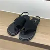 Sandálias de Tira Fina com Solado Grosso Estilo Retrô para Mulheres 2026 Novo Estilo de Férias de Verão Praiano Casual Sapatos Romanos