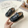 Zapatos de piel para bebé estilo coreano 2026 primavera y otoño moda ligeros nuevo estilo para niñas simples versátiles sin cordones