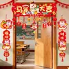Decoraciones de Entrada al Salón de Clases para el Año Nuevo 2026 Año del Caballo con Banderines Coloridos y Decoraciones para la Ambientación del Festival de Primavera