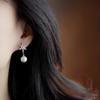 Aretes de copo de nieve de invierno de circonita y perla para mujer, diseño de lujo ligero de alta gama, aretes modernos y elegantes para combinar con todo, aretes elegantes