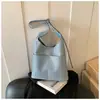 Bolsa feminina grande de capacidade, tecida, estilo vintage, nova tendência primavera 2026, bolsa de ombro e transversal tipo balde, estilosa