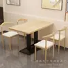 Conjunto de Mesa e Cadeiras para Restaurante de Fast Food para Uso Comercial, Adequado para Lojas de Hot Pot Picante e Macarrão, Restaurantes, Chá de Leite, Sobremesas, Lanches e Espetinhos Fritos, com Mesas e Cadeiras Espessadas