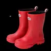 Botas de Chuva da Moda Transfronteiriças de Cano Médio para Mulheres com Solado Grosso Confortáveis Antiderrapantes para Uso Externo Acampamento Calçados Aquáticos para Mulheres Antiderrapantes Sapatos de Borracha para Cozinha para Mulheres