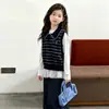 Conjunto Elegante de Otoño para Niñas 2026 Nuevo Conjunto Infantil de Encaje Camiseta Interior Chaleco de Punto Pantalones Curvos Estilo Coreano