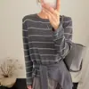 Suéter de punto tipo chal a rayas de cuello redondo para otoño temprano para mujer, nuevo estilo otoño-invierno 2026, top básico versátil estilo francés