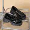 Sapatos de Couro Estilo Britânico com Solado Grosso e Salto Bloco para Mulheres, Casuais e Versáteis, Novos Mocassins Slip-On Primavera e Outono 2026